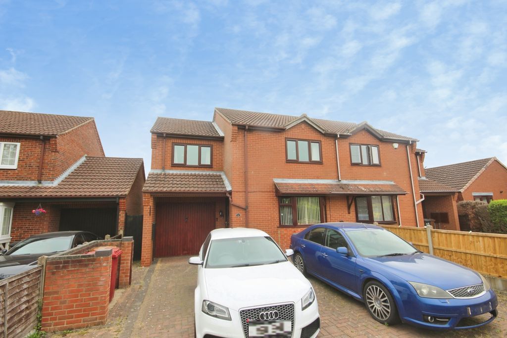 Property photo 1 of 11 Front