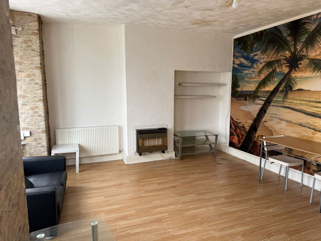 Property photo 1 of 8 Living Room