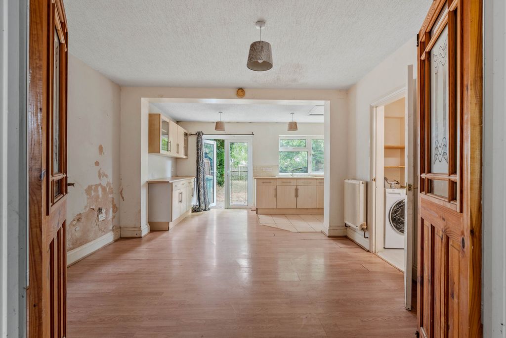 Property photo 2 of 25