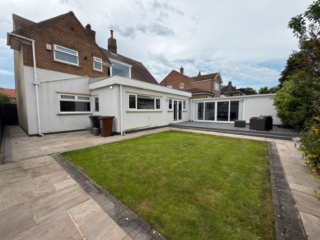 Property photo 2 of 27 94d3c674-Fb00-4476-8Ae2-Aef51A1c52F0