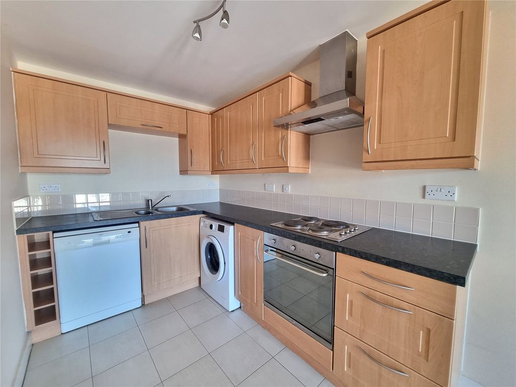 Property photo 2 of 12 Kitchen