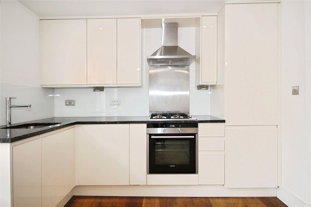 Property photo 3 of 8 Picture No. 01