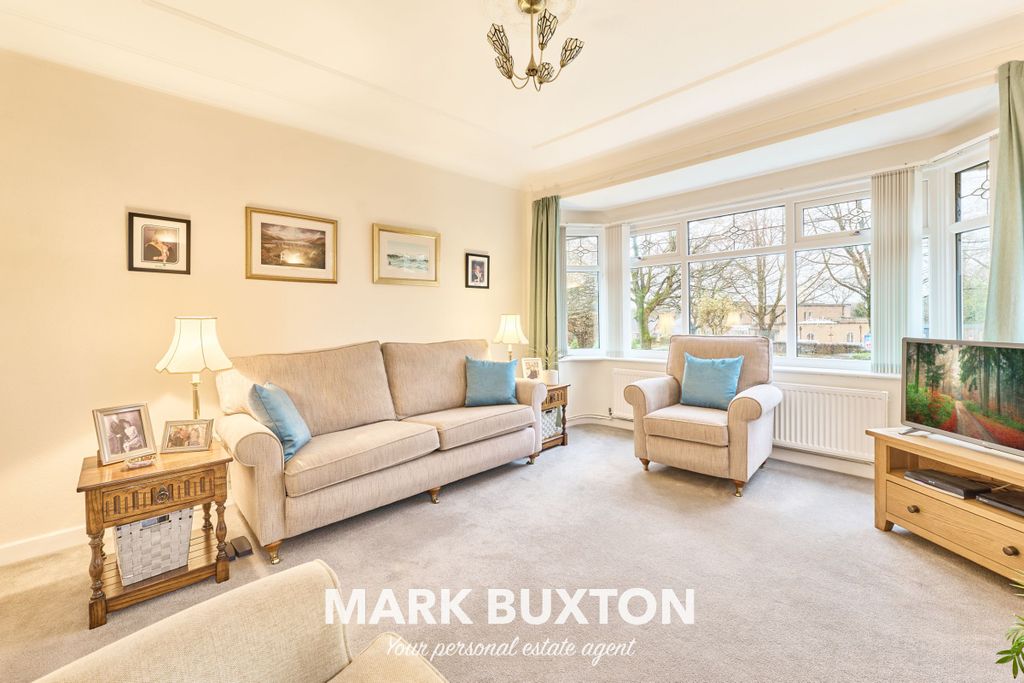 Property photo 2 of 27