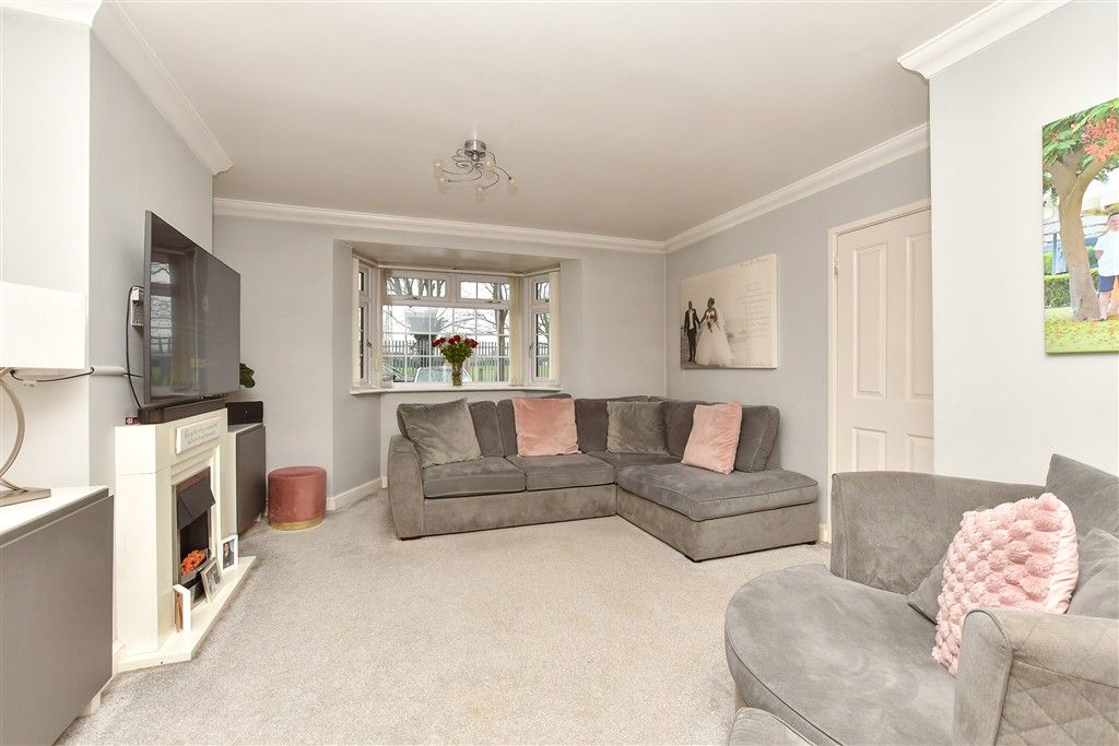 Property photo 2 of 6 Kitchen