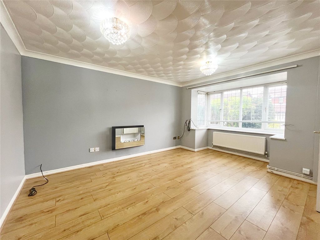 Property photo 3 of 17 Picture No. 37