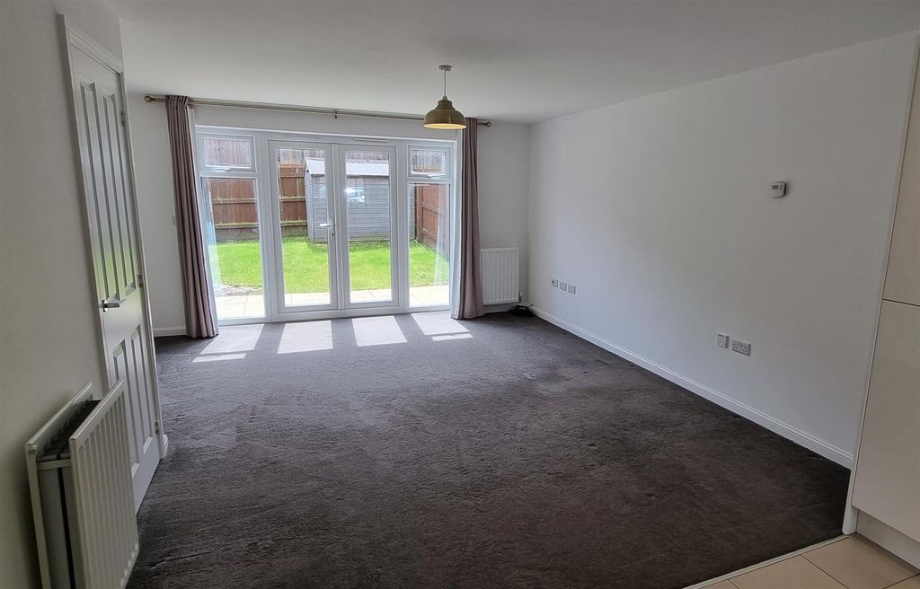 Property photo 3 of 16 Lounge Diner