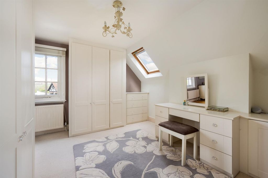 Additional image 15 of 6 bed detached house for saleBasmore Lane, Lower Shiplake, Henley-On-Thames RG9