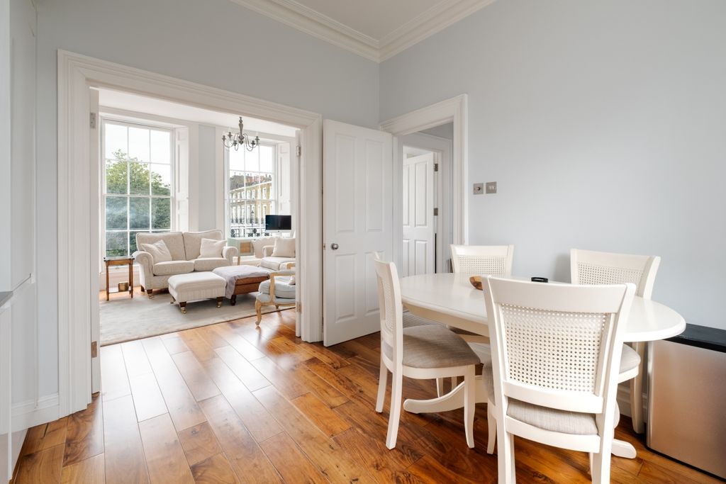 Property photo 2 of 15 Theberton Street