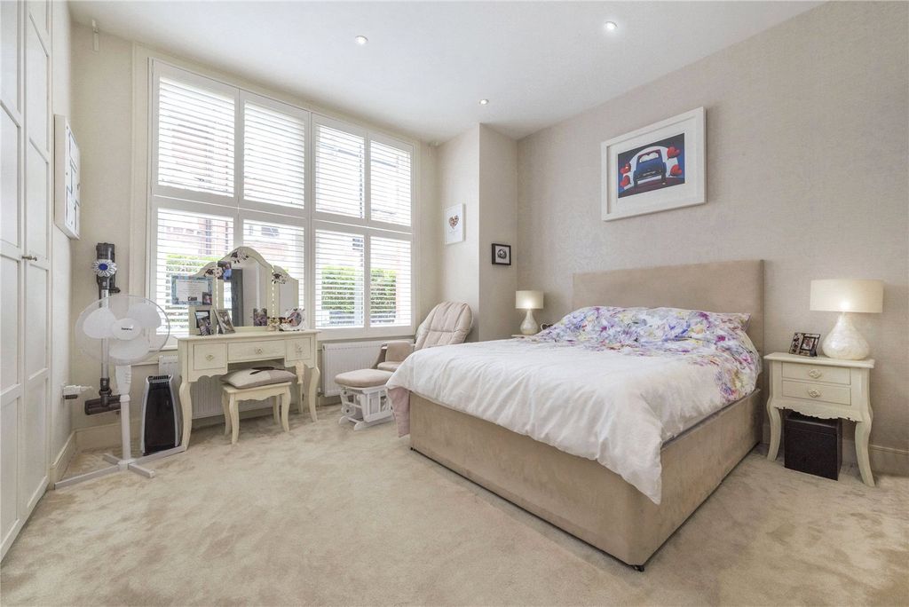 Property photo 3 of 14