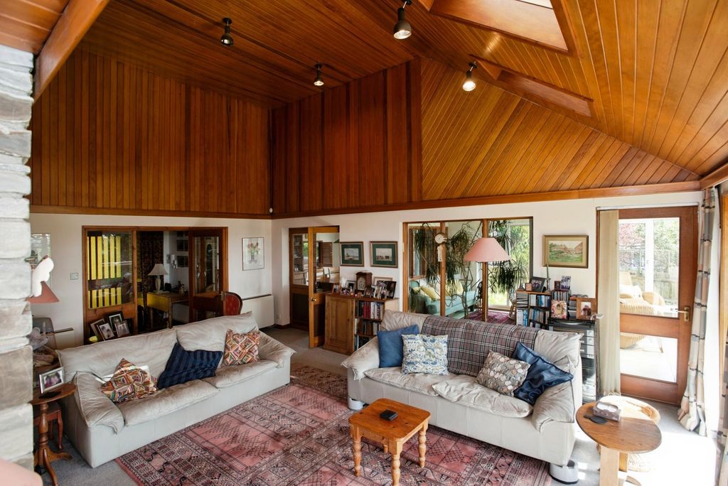 Property photo 2 of 25 Living Room