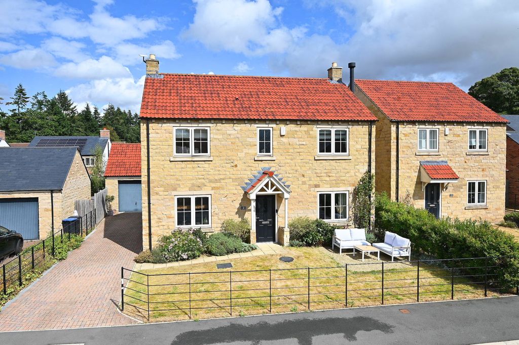 Property photo 1 of 36