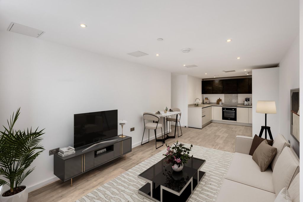 Property photo 3 of 7 Living Room