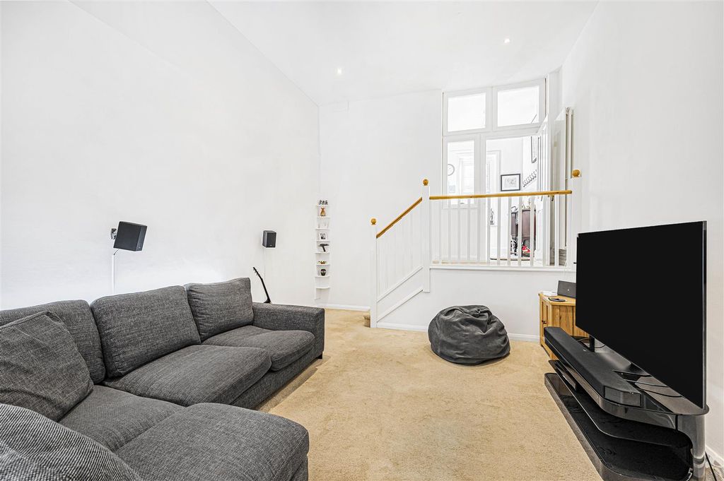 Property photo 2 of 18 Living Room