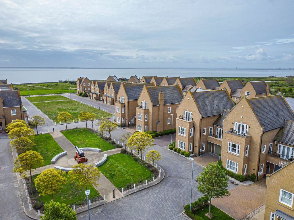 Property photo 2 of 34