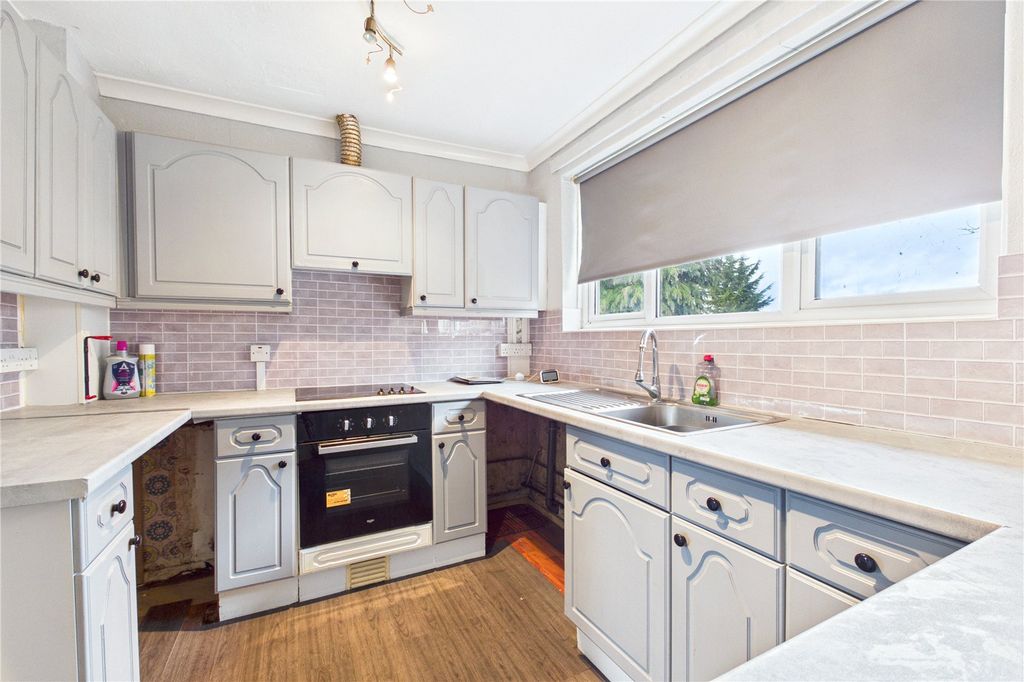 Property photo 2 of 13 Kitchen