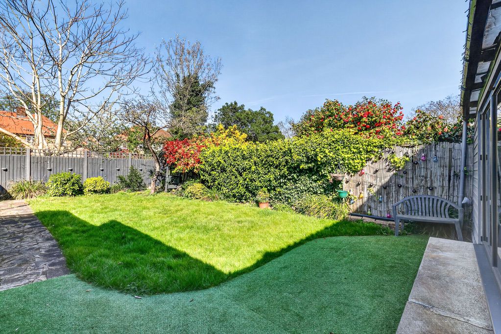 Property photo 3 of 25 Photo 5