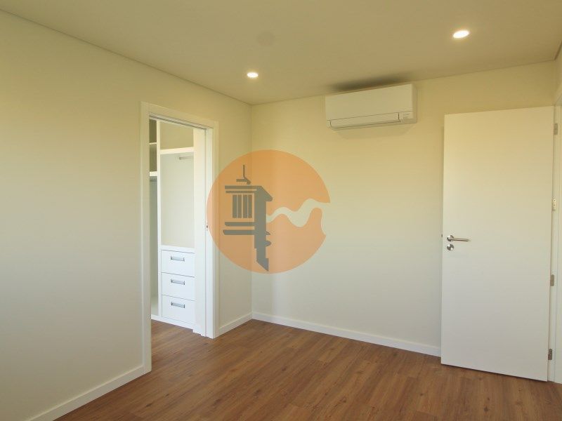 Property photo 3 of 34