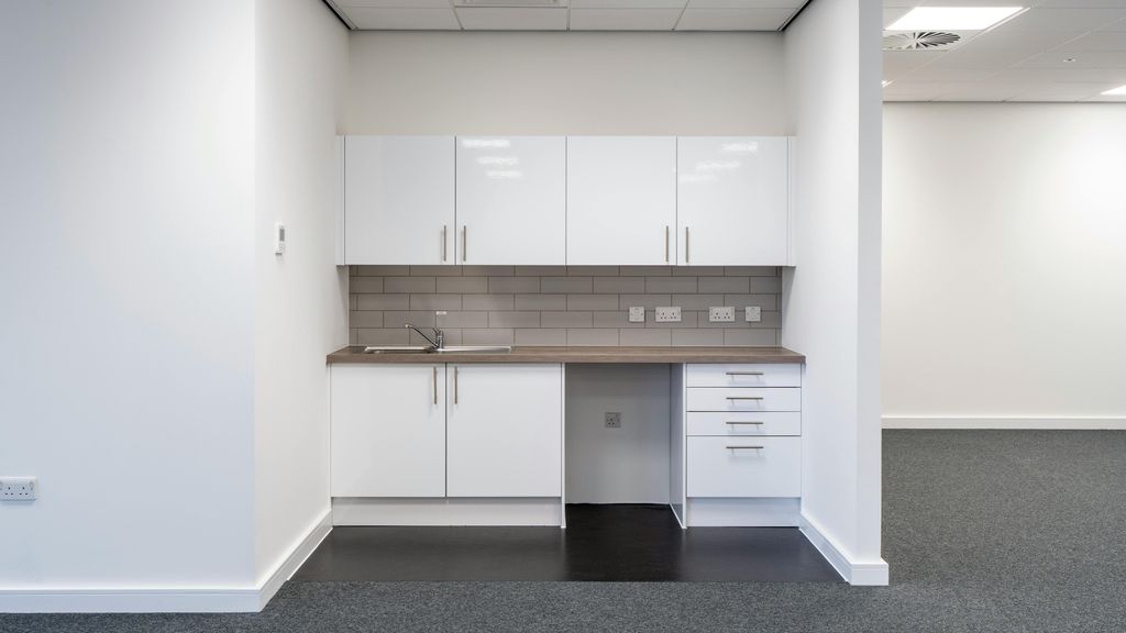 Property photo 3 of 10 Radius_Kitchen.Jpg