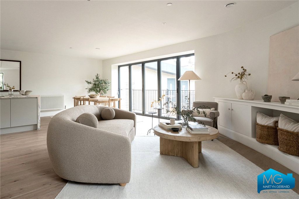 Property photo 3 of 20 Picture No. 5