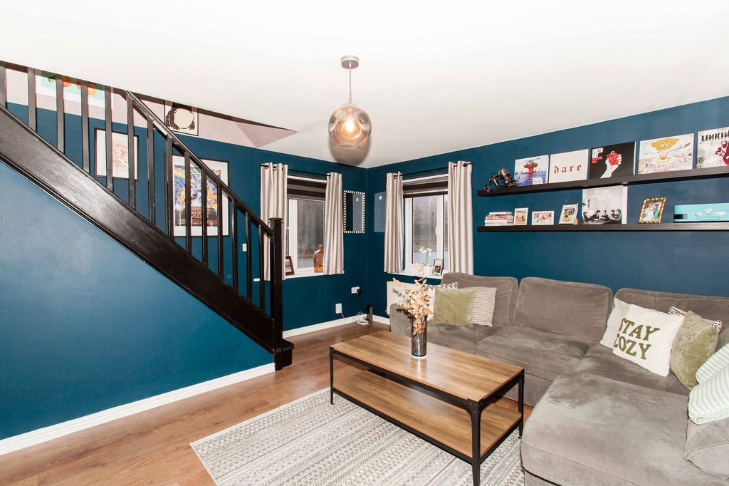 Property photo 3 of 24