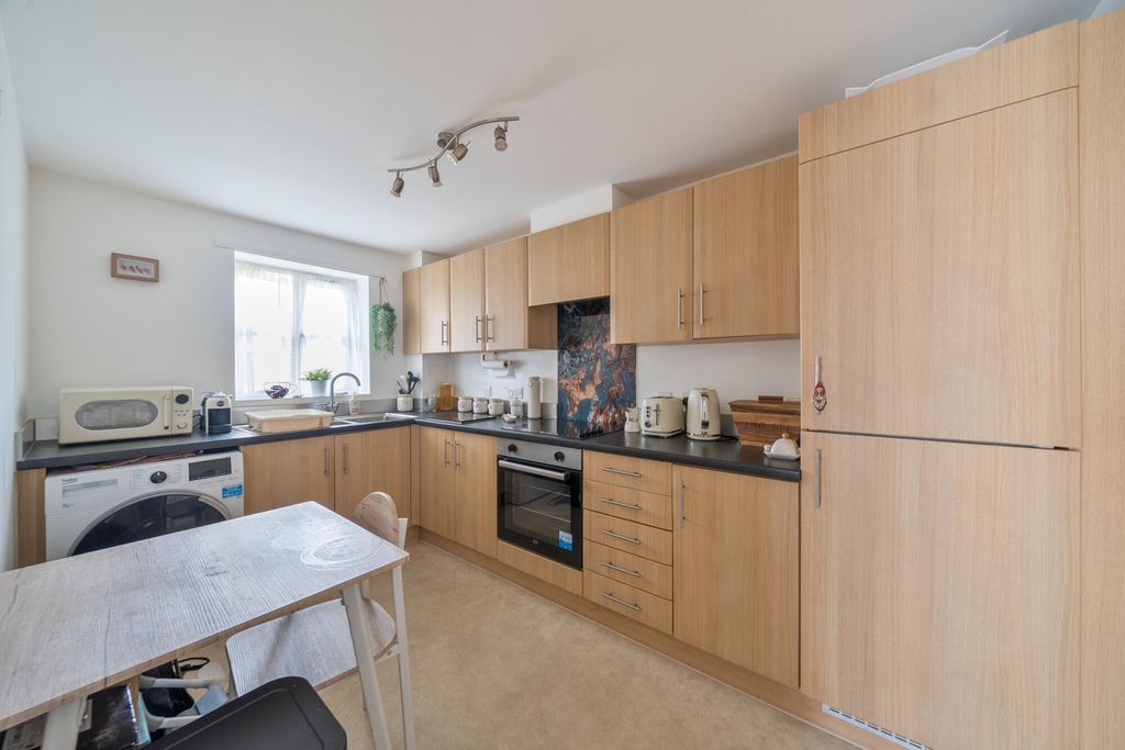 Property photo 2 of 15 Kitchen