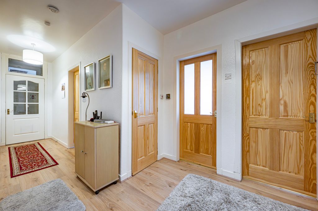 Property photo 2 of 30