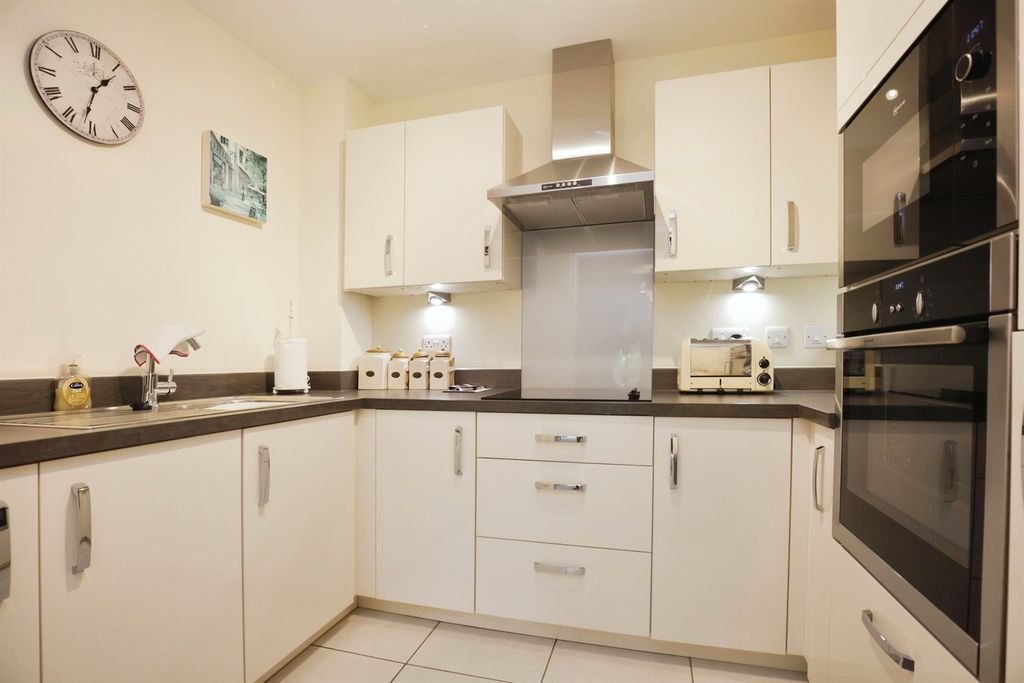 Property photo 3 of 17