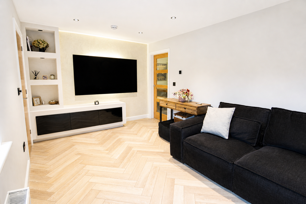 Property photo 2 of 16 Lounge