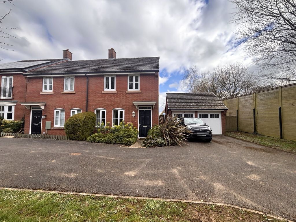 Property photo 1 of 12 External