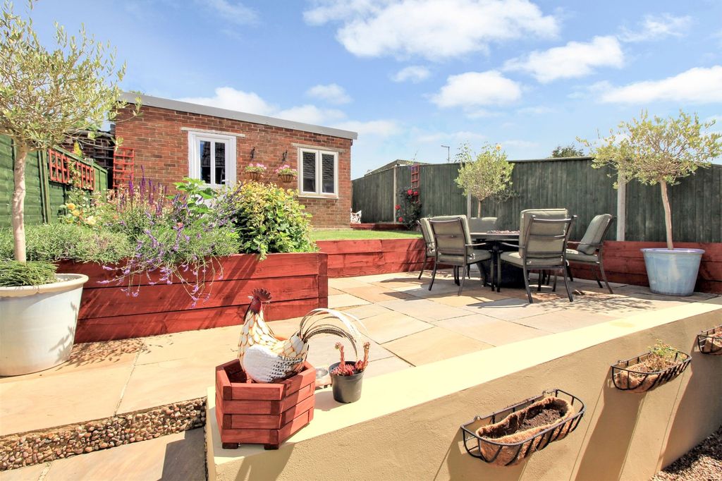 Property photo 2 of 18