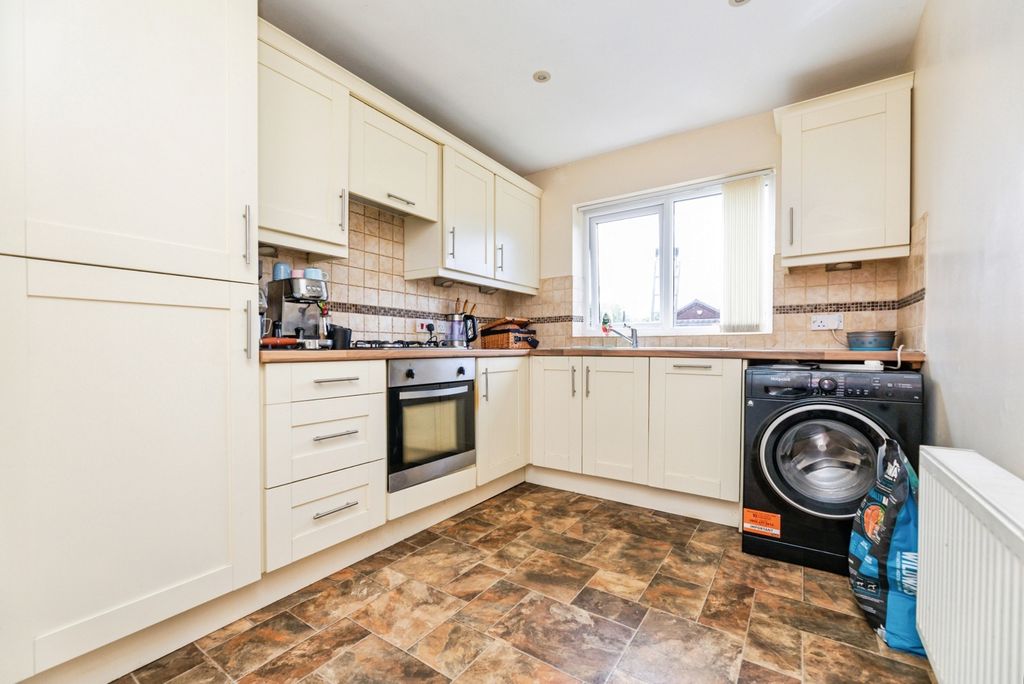 Property photo 3 of 19 Pbox-Img.Jpg
