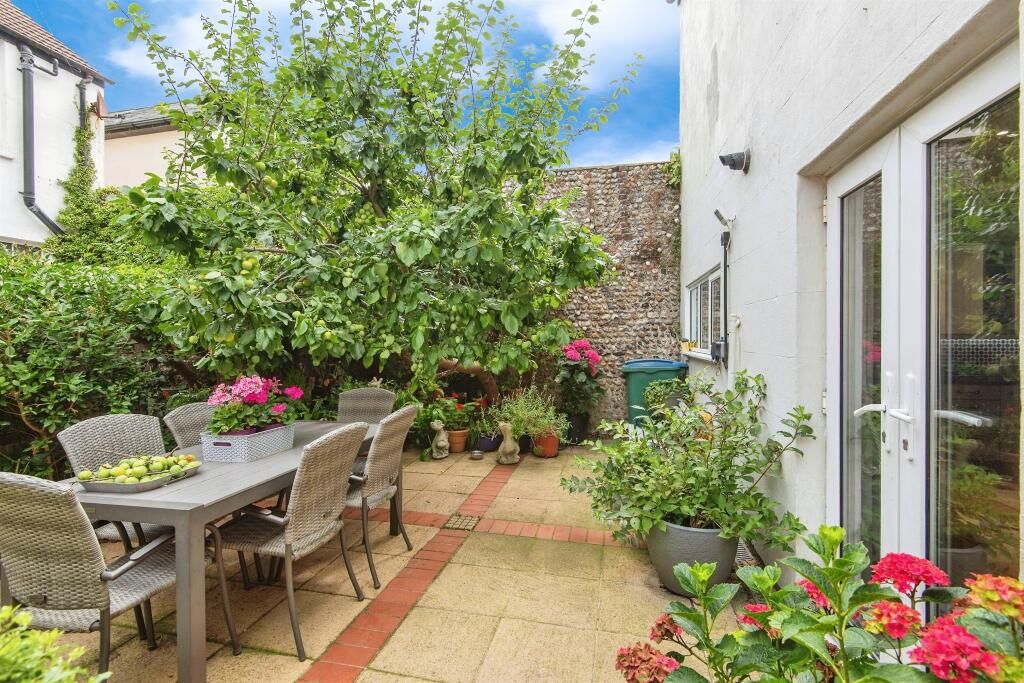 Property photo 3 of 18