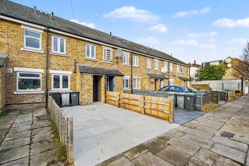 Property photo 2 of 16 Photo 1