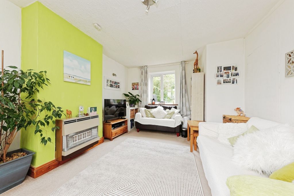 Property photo 2 of 17 Photo