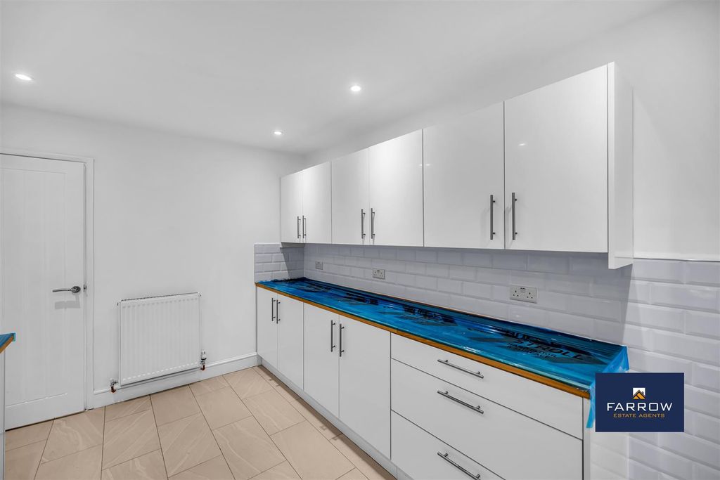 Property photo 3 of 29 Kitchen