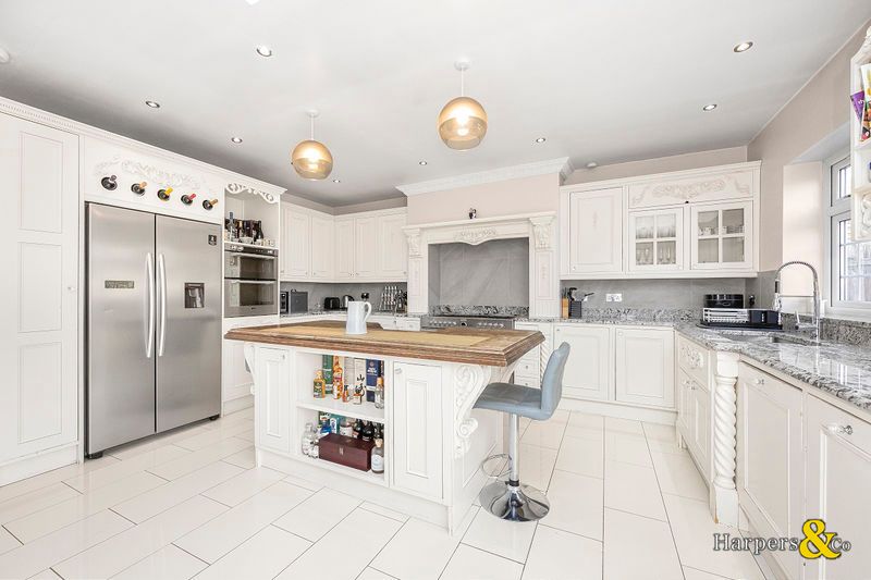 Property photo 3 of 22 Photo 11