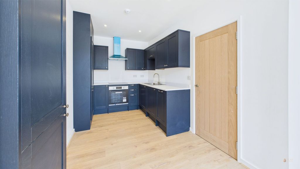Property photo 2 of 8 Kitchen
