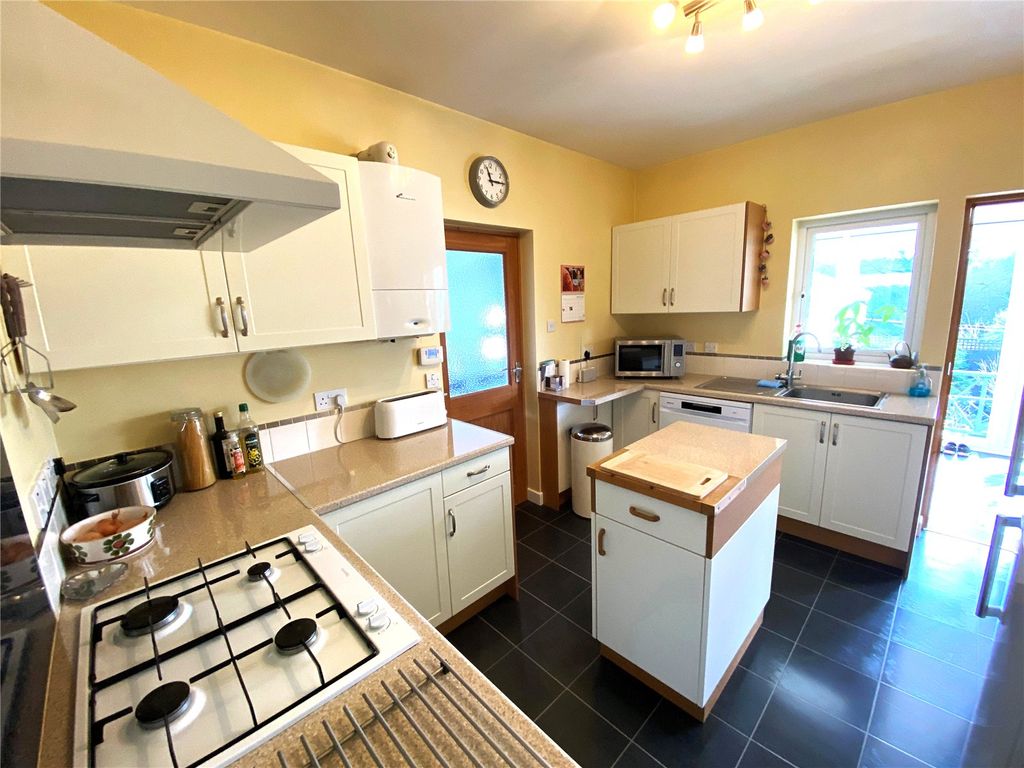 Property photo 2 of 26 Picture No. 37