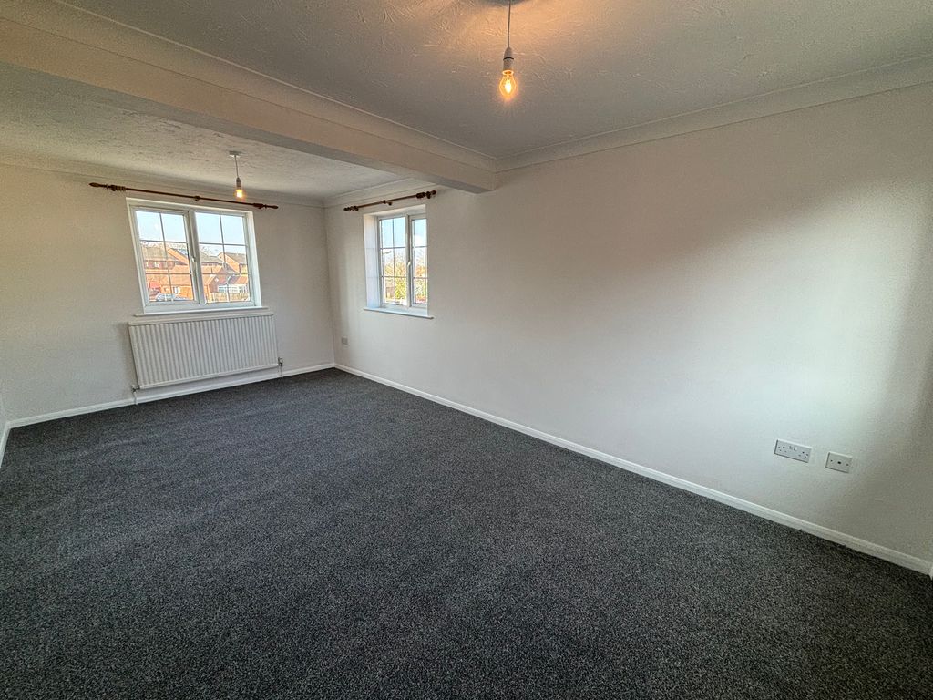 Property photo 2 of 8 Image