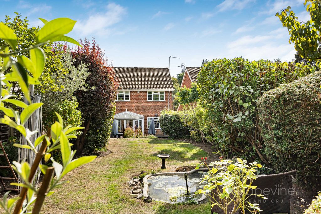 Property photo 2 of 28