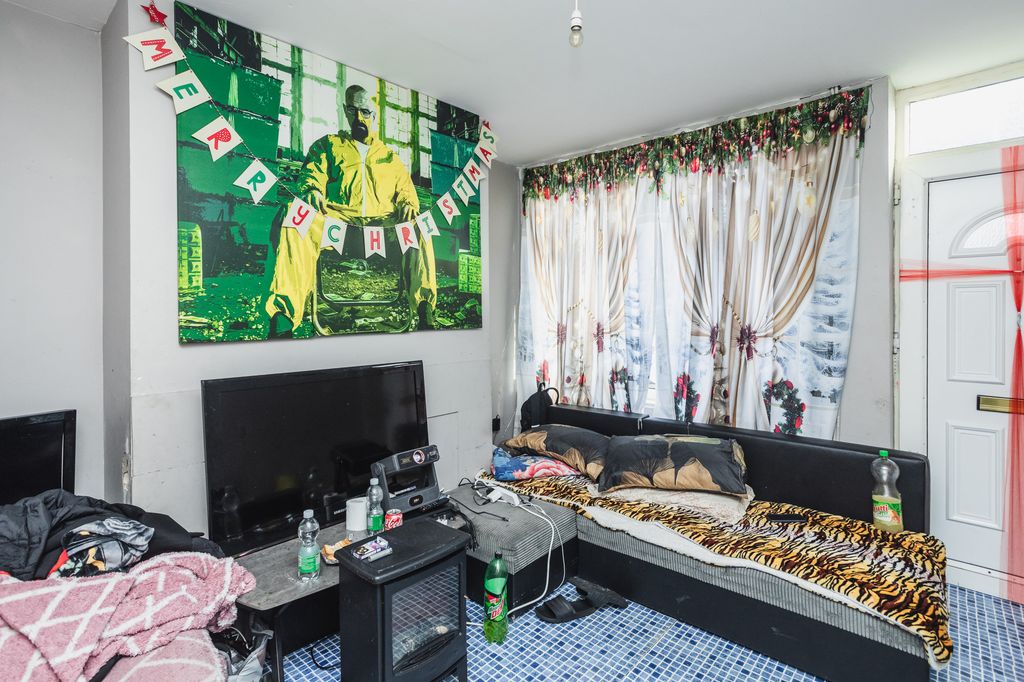 Property photo 2 of 24