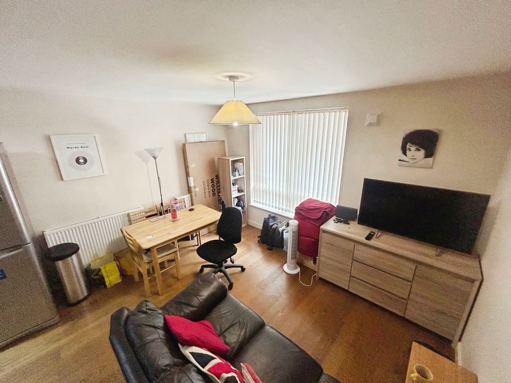 Property photo 3 of 12 Internal