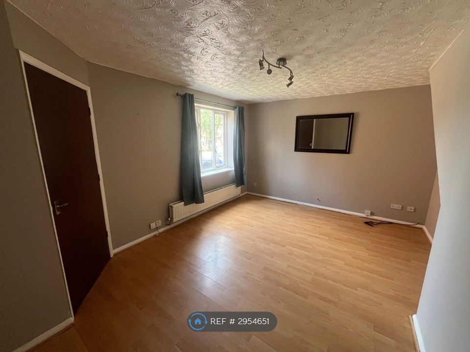 Property photo 3 of 9 Living Room