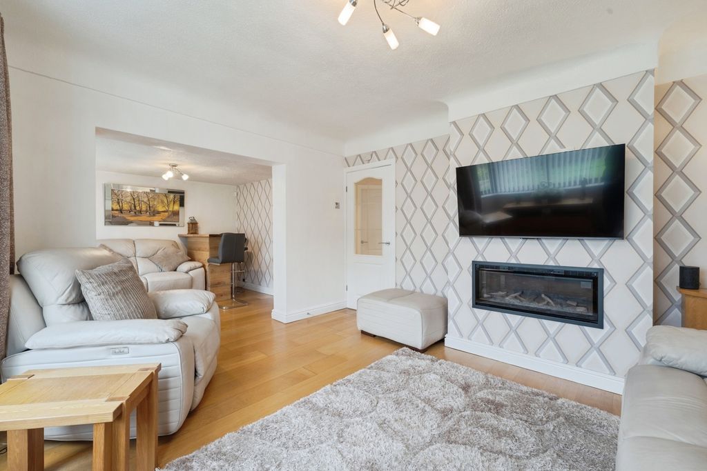Property photo 2 of 21 Pbox-Img.Jpg