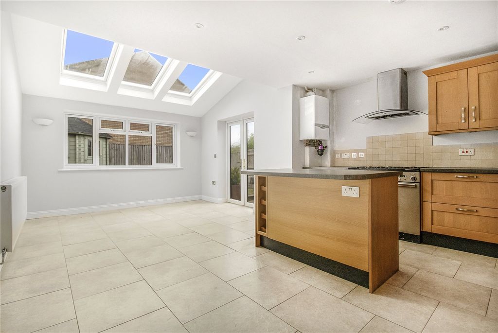 Property photo 1 of 16 Picture No. 14
