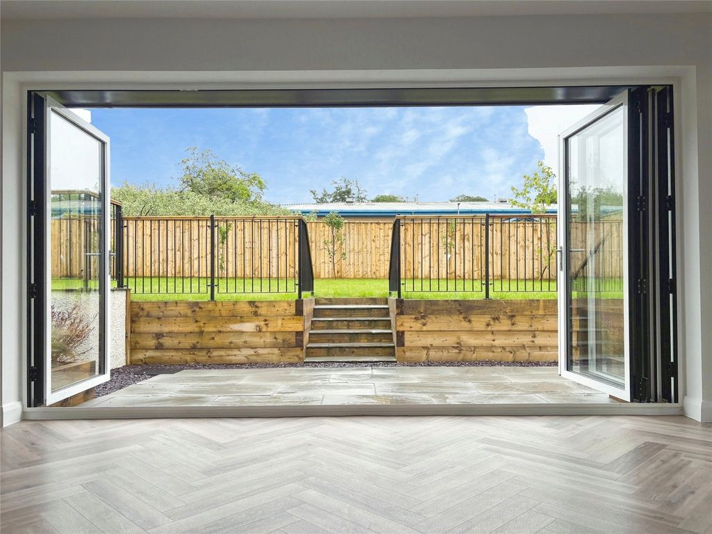 Property photo 2 of 13 Picture No. 54