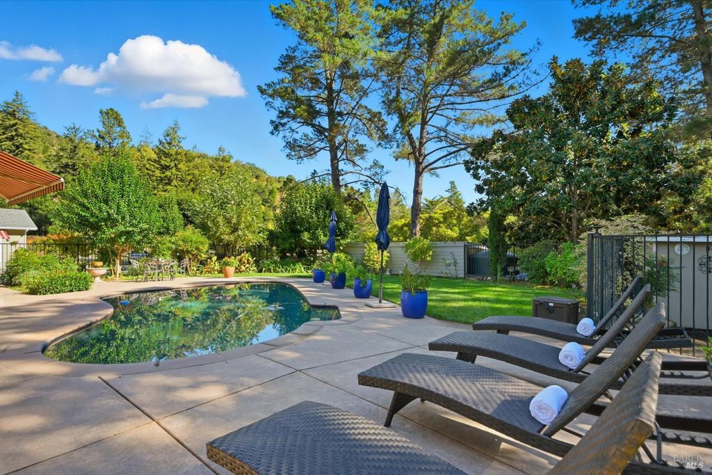 Property photo 2 of 50