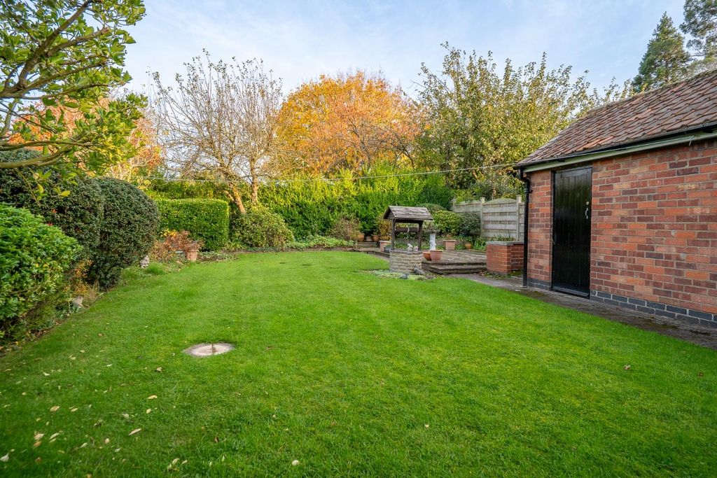 Property photo 3 of 22 Garden