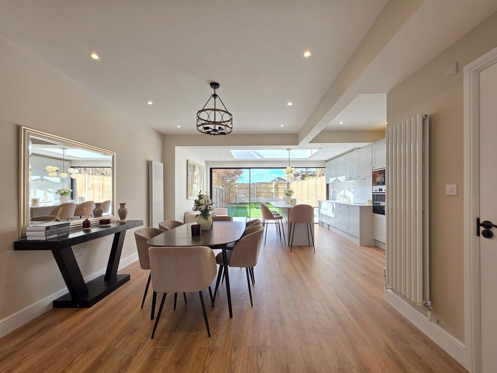 Property photo 3 of 40 Open Plan Living