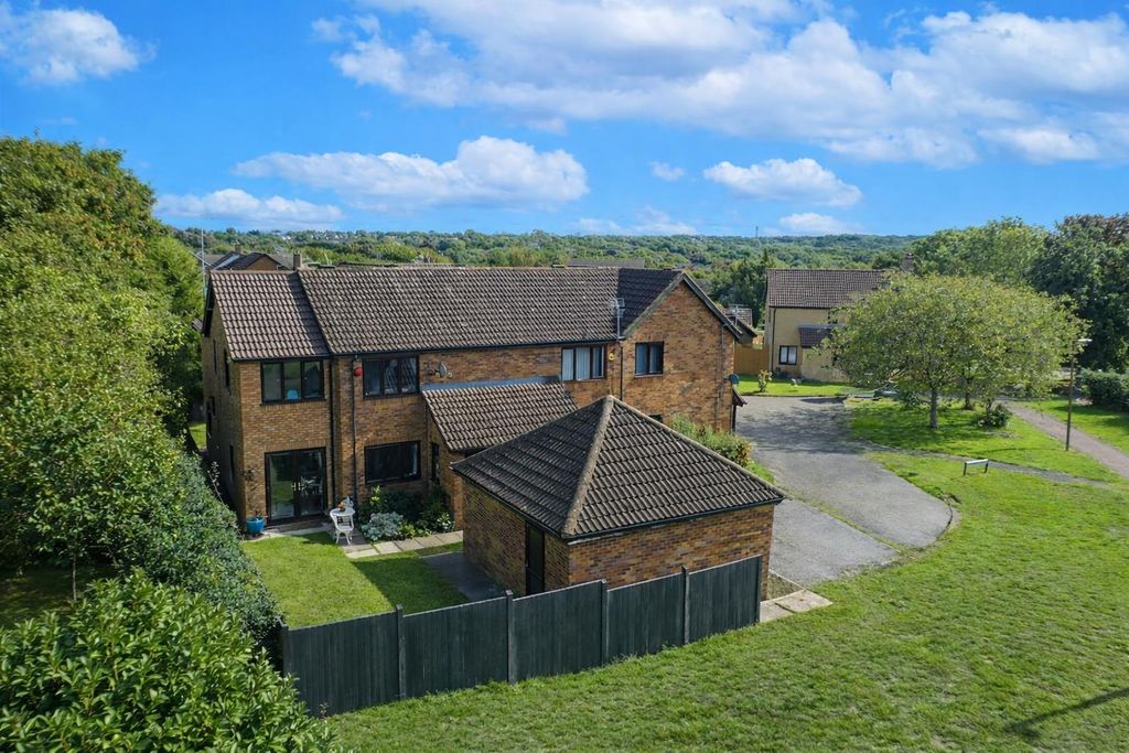 Property photo 1 of 23 37Ec4337-Ab5F-45Ea-A0F4-CC18C8C72221.Png